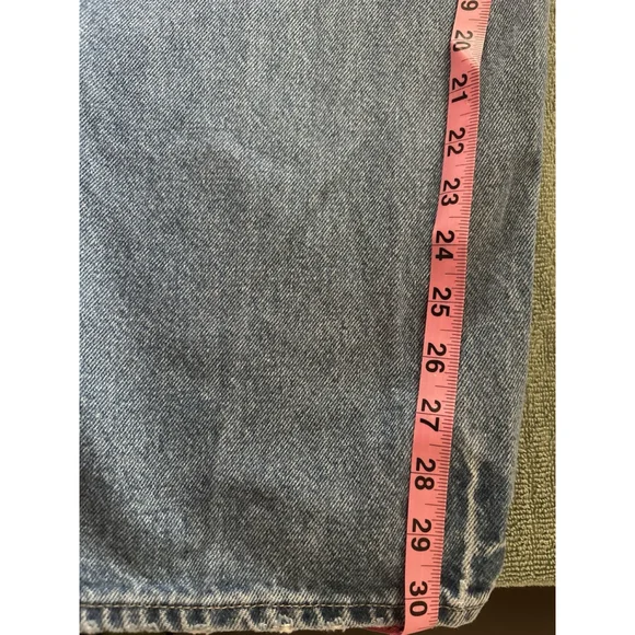 Universal Thread Mid Rise 90s Baggy Jeans Size 12 Distressed Medium Wash Denim - Picture 4 of 5